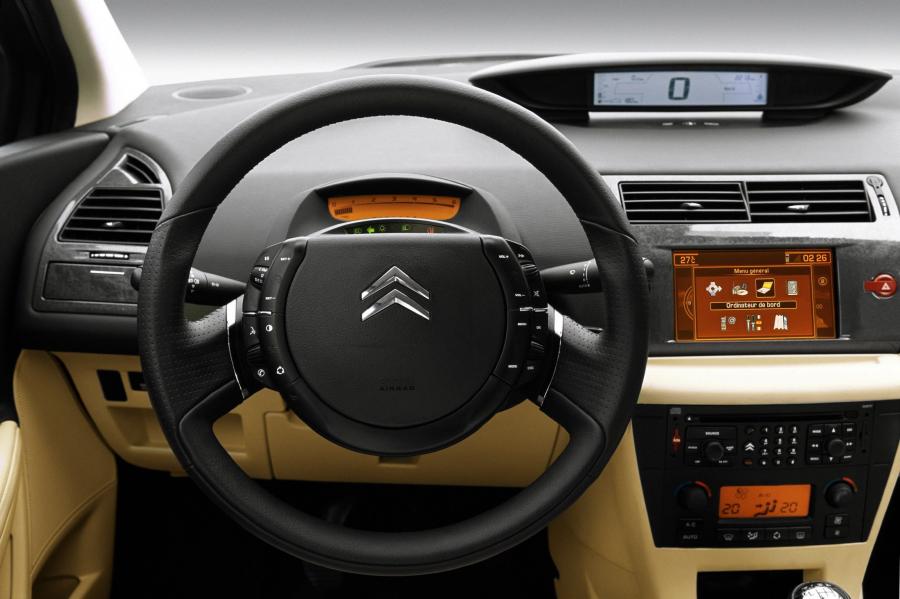  Citroen C4 2005 года  (фото 146 из 150)